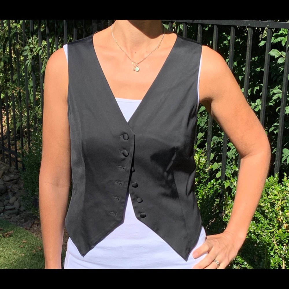 Sateen Keyhole Vest